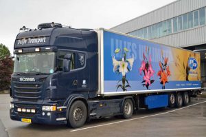 Op zoek naar trekker met vrachtwagenchauffeur? Wij zijn gespecialiseerd in charteren.